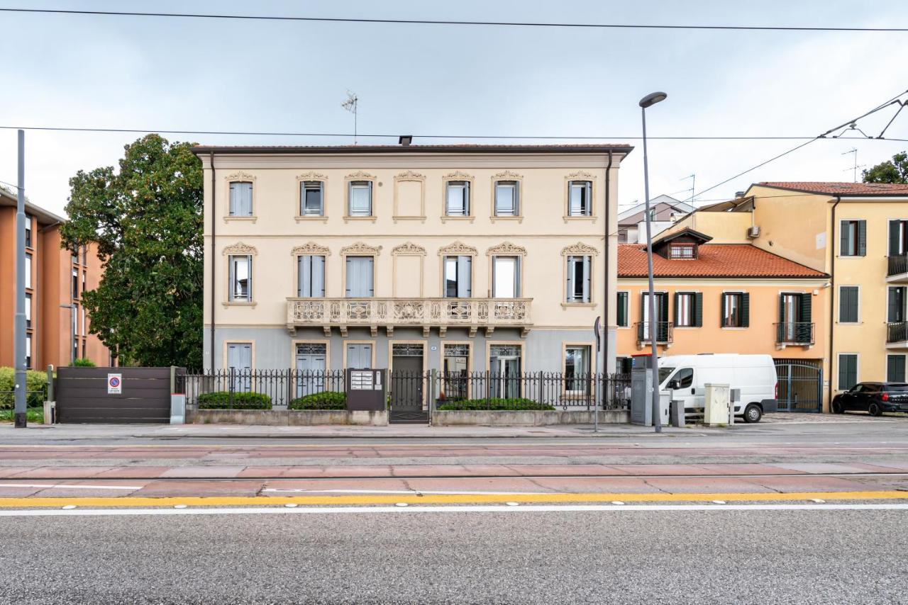 Corte Cappuccina 14 Elegant Apt Con Parcheggio! Πάδοβα Εξωτερικό φωτογραφία